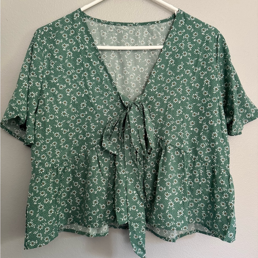 Floral Green Women's Tie Front Top size L